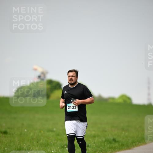 10.05.2026 - 8. Wedeler Halbmarathon Dr. Thomas Lammeyer http://msf.ph/oto/9713097 10.05.2026 12:12:58 Laufen 2133 meine-sportfotos.de
