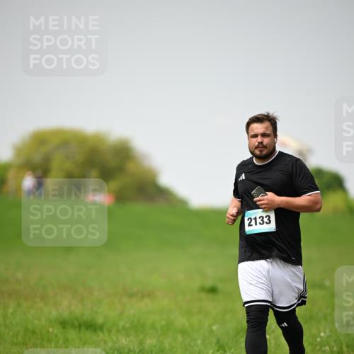 10.05.2026 - 8. Wedeler Halbmarathon Dr. Thomas Lammeyer http://msf.ph/oto/9713115 10.05.2026 12:13:00 Laufen 2133 meine-sportfotos.de