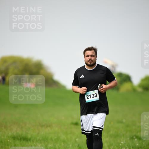 10.05.2026 - 8. Wedeler Halbmarathon Dr. Thomas Lammeyer http://msf.ph/oto/9713118 10.05.2026 12:13:00 Laufen 2133 meine-sportfotos.de