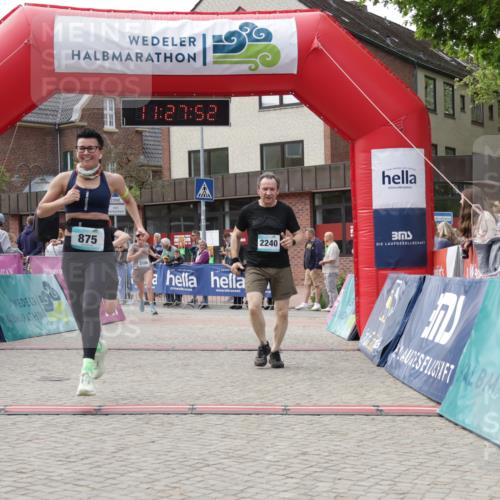 10.05.2026 - 8. Wedeler Halbmarathon Yannick Fuchs http://msf.ph/oto/9713128 10.05.2026 11:27:51 Ziel 875, 1006, 2106, 2210, 2240 meine-sportfotos.de
