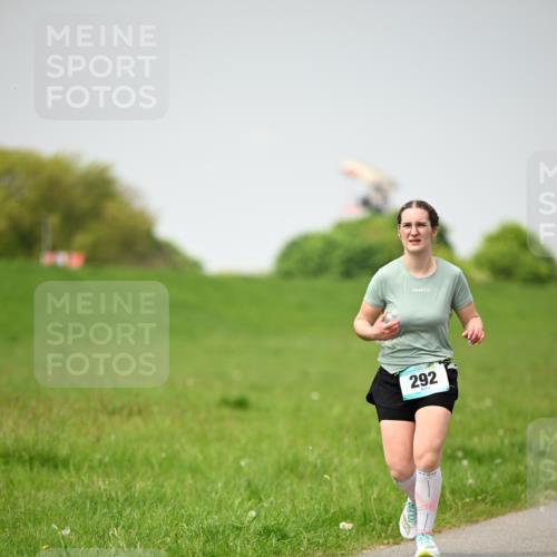 10.05.2026 - 8. Wedeler Halbmarathon Dr. Thomas Lammeyer http://msf.ph/oto/9713144 10.05.2026 12:13:07 Laufen 292 meine-sportfotos.de