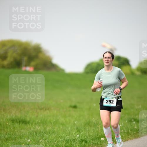 10.05.2026 - 8. Wedeler Halbmarathon Dr. Thomas Lammeyer http://msf.ph/oto/9713149 10.05.2026 12:13:07 Laufen 292 meine-sportfotos.de