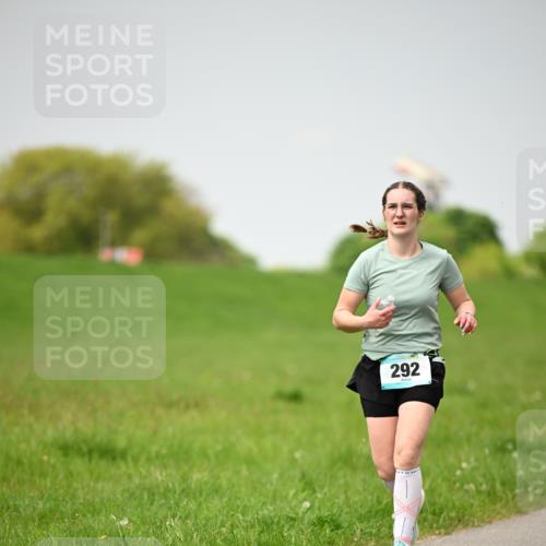 10.05.2026 - 8. Wedeler Halbmarathon Dr. Thomas Lammeyer http://msf.ph/oto/9713152 10.05.2026 12:13:08 Laufen 292 meine-sportfotos.de