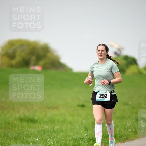 10.05.2026 - 8. Wedeler Halbmarathon Dr. Thomas Lammeyer http://msf.ph/oto/9713155 10.05.2026 12:13:08 Laufen 292 meine-sportfotos.de