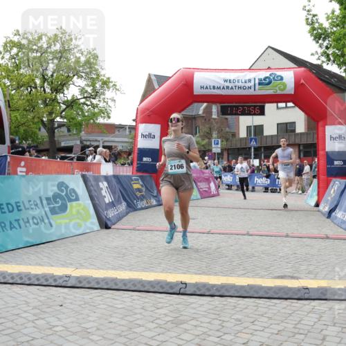 10.05.2026 - 8. Wedeler Halbmarathon Yannick Fuchs http://msf.ph/oto/9713158 10.05.2026 11:27:54 Ziel 875, 882, 1006, 2106, 2210, 2228, 2240 meine-sportfotos.de