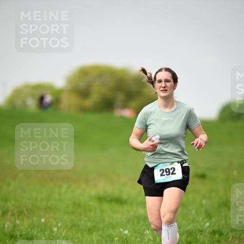 10.05.2026 - 8. Wedeler Halbmarathon Dr. Thomas Lammeyer http://msf.ph/oto/9713171 10.05.2026 12:13:09 Laufen 292 meine-sportfotos.de