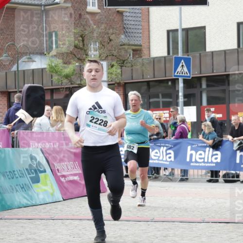 10.05.2026 - 8. Wedeler Halbmarathon Yannick Fuchs http://msf.ph/oto/9713178 10.05.2026 11:27:56 Ziel 882, 1006, 2106, 2210, 2228, 2240 meine-sportfotos.de