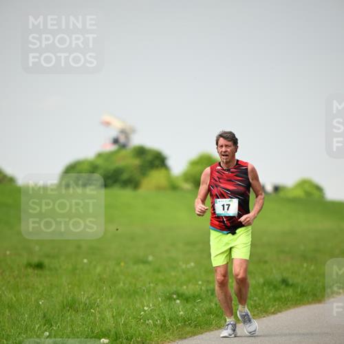 10.05.2026 - 8. Wedeler Halbmarathon Dr. Thomas Lammeyer http://msf.ph/oto/9713180 10.05.2026 12:13:22 Laufen  meine-sportfotos.de