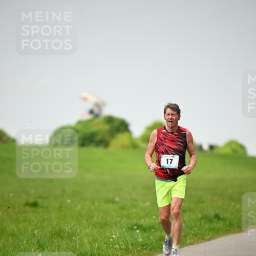 10.05.2026 - 8. Wedeler Halbmarathon Dr. Thomas Lammeyer http://msf.ph/oto/9713184 10.05.2026 12:13:22 Laufen 111 meine-sportfotos.de