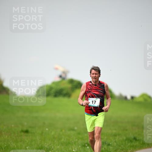 10.05.2026 - 8. Wedeler Halbmarathon Dr. Thomas Lammeyer http://msf.ph/oto/9713191 10.05.2026 12:13:23 Laufen 8111 meine-sportfotos.de