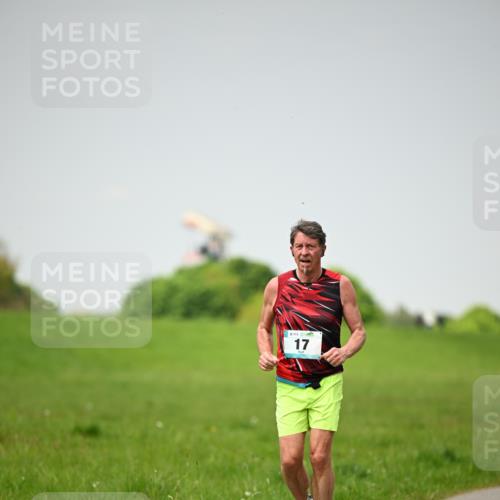 10.05.2026 - 8. Wedeler Halbmarathon Dr. Thomas Lammeyer http://msf.ph/oto/9713193 10.05.2026 12:13:23 Laufen  meine-sportfotos.de