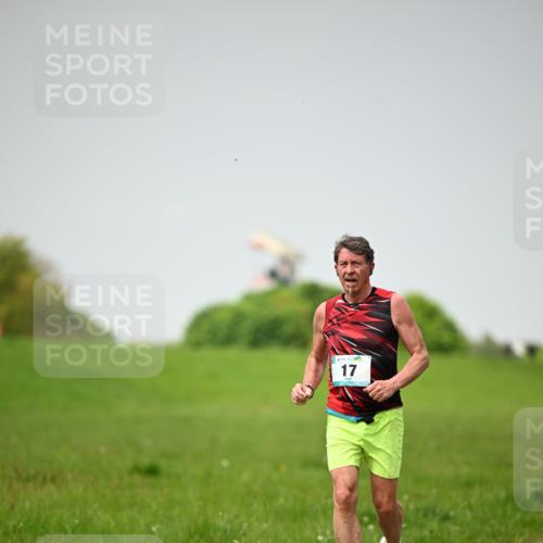 10.05.2026 - 8. Wedeler Halbmarathon Dr. Thomas Lammeyer http://msf.ph/oto/9713195 10.05.2026 12:13:23 Laufen 8111 meine-sportfotos.de