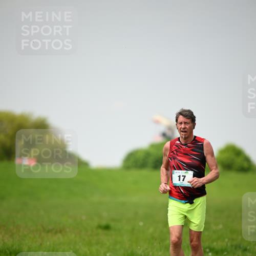 10.05.2026 - 8. Wedeler Halbmarathon Dr. Thomas Lammeyer http://msf.ph/oto/9713202 10.05.2026 12:13:24 Laufen 111 meine-sportfotos.de
