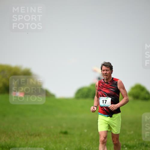 10.05.2026 - 8. Wedeler Halbmarathon Dr. Thomas Lammeyer http://msf.ph/oto/9713204 10.05.2026 12:13:24 Laufen 111 meine-sportfotos.de