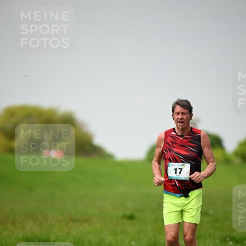 10.05.2026 - 8. Wedeler Halbmarathon Dr. Thomas Lammeyer http://msf.ph/oto/9713207 10.05.2026 12:13:25 Laufen 111 meine-sportfotos.de