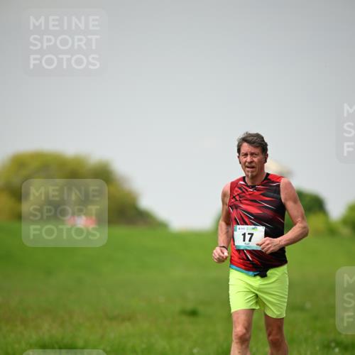 10.05.2026 - 8. Wedeler Halbmarathon Dr. Thomas Lammeyer http://msf.ph/oto/9713211 10.05.2026 12:13:25 Laufen 111 meine-sportfotos.de