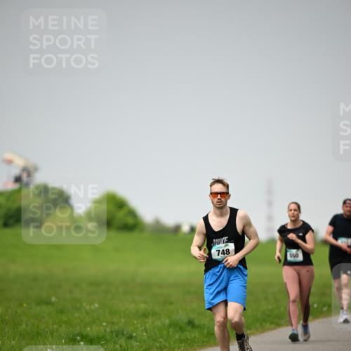 10.05.2026 - 8. Wedeler Halbmarathon Dr. Thomas Lammeyer http://msf.ph/oto/9713223 10.05.2026 12:13:27 Laufen 748, 550 meine-sportfotos.de