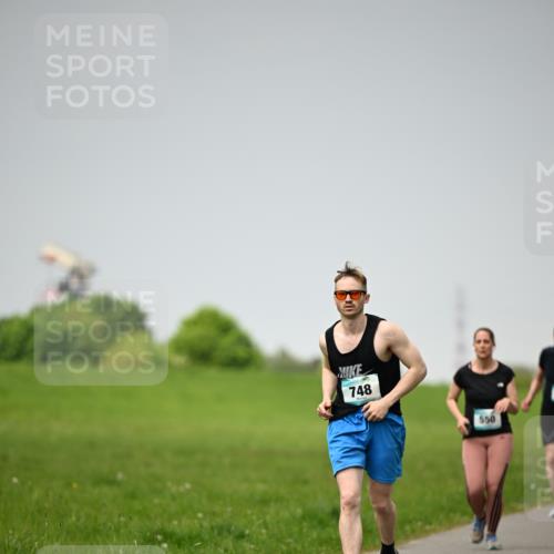 10.05.2026 - 8. Wedeler Halbmarathon Dr. Thomas Lammeyer http://msf.ph/oto/9713229 10.05.2026 12:13:27 Laufen 748, 550 meine-sportfotos.de