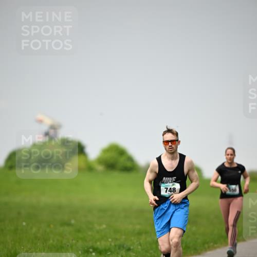 10.05.2026 - 8. Wedeler Halbmarathon Dr. Thomas Lammeyer http://msf.ph/oto/9713235 10.05.2026 12:13:28 Laufen 748 meine-sportfotos.de