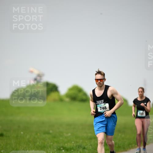 10.05.2026 - 8. Wedeler Halbmarathon Dr. Thomas Lammeyer http://msf.ph/oto/9713236 10.05.2026 12:13:28 Laufen 748, 550 meine-sportfotos.de