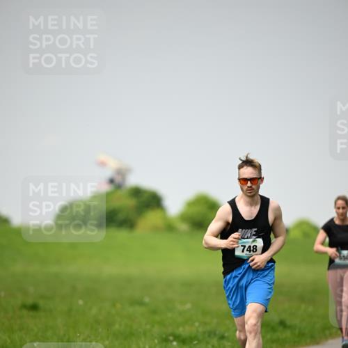 10.05.2026 - 8. Wedeler Halbmarathon Dr. Thomas Lammeyer http://msf.ph/oto/9713244 10.05.2026 12:13:29 Laufen 748 meine-sportfotos.de