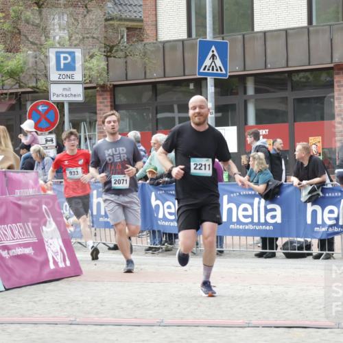 10.05.2026 - 8. Wedeler Halbmarathon Yannick Fuchs http://msf.ph/oto/9713246 10.05.2026 11:28:02 Ziel 882, 933, 2071, 2211, 2228 meine-sportfotos.de