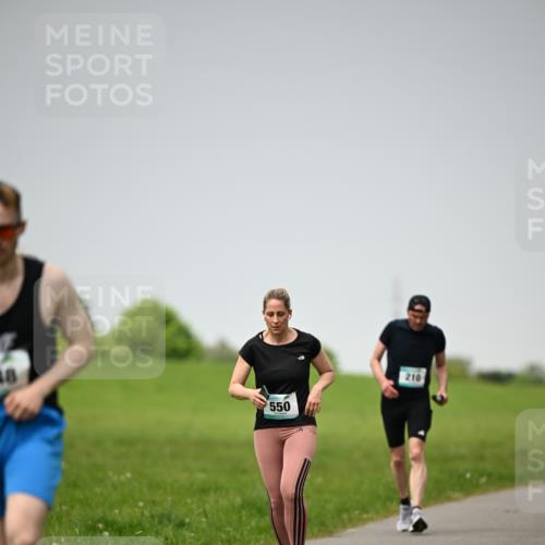 10.05.2026 - 8. Wedeler Halbmarathon Dr. Thomas Lammeyer http://msf.ph/oto/9713251 10.05.2026 12:13:31 Laufen 550, 210 meine-sportfotos.de