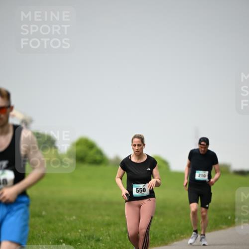 10.05.2026 - 8. Wedeler Halbmarathon Dr. Thomas Lammeyer http://msf.ph/oto/9713254 10.05.2026 12:13:31 Laufen 550, 210 meine-sportfotos.de