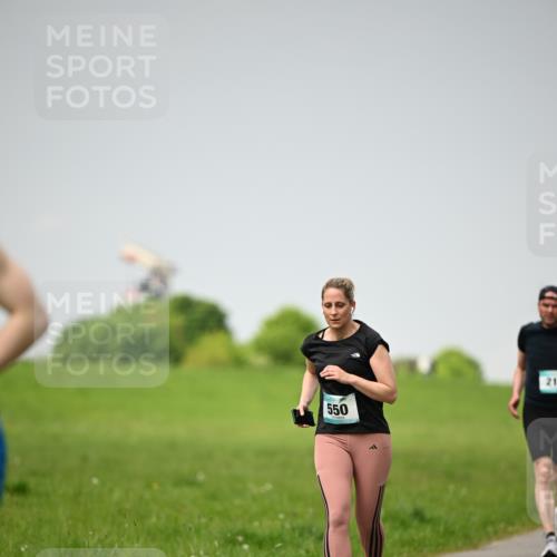 10.05.2026 - 8. Wedeler Halbmarathon Dr. Thomas Lammeyer http://msf.ph/oto/9713264 10.05.2026 12:13:32 Laufen 550 meine-sportfotos.de