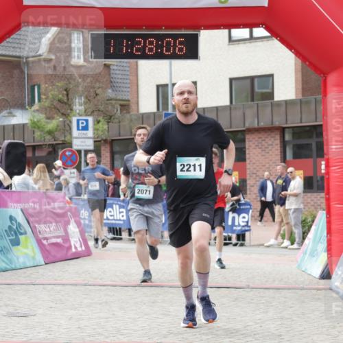 10.05.2026 - 8. Wedeler Halbmarathon Yannick Fuchs http://msf.ph/oto/9713267 10.05.2026 11:28:04 Ziel 855, 933, 2071, 2211 meine-sportfotos.de