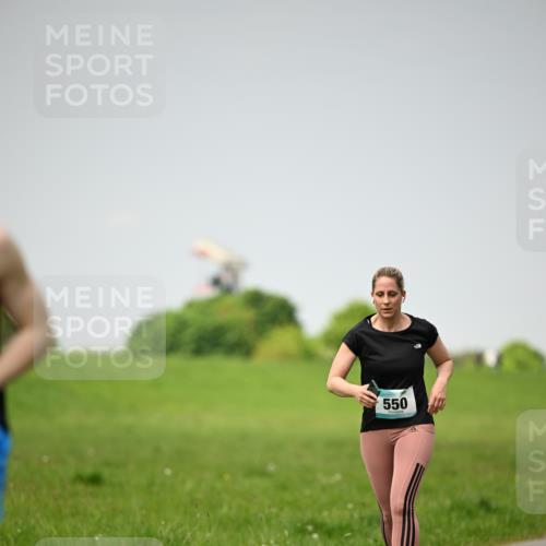 10.05.2026 - 8. Wedeler Halbmarathon Dr. Thomas Lammeyer http://msf.ph/oto/9713268 10.05.2026 12:13:32 Laufen 550 meine-sportfotos.de
