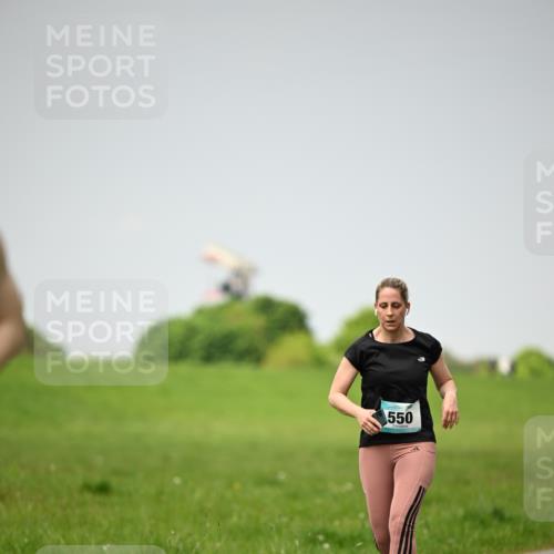 10.05.2026 - 8. Wedeler Halbmarathon Dr. Thomas Lammeyer http://msf.ph/oto/9713269 10.05.2026 12:13:32 Laufen 550 meine-sportfotos.de