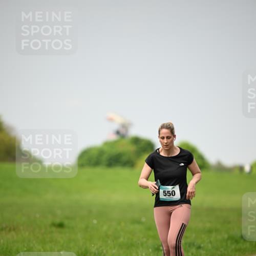 10.05.2026 - 8. Wedeler Halbmarathon Dr. Thomas Lammeyer http://msf.ph/oto/9713276 10.05.2026 12:13:33 Laufen 550 meine-sportfotos.de