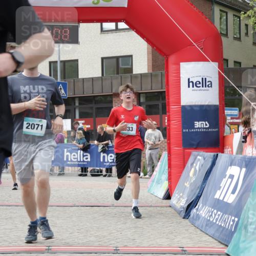 10.05.2026 - 8. Wedeler Halbmarathon Yannick Fuchs http://msf.ph/oto/9713280 10.05.2026 11:28:06 Ziel 855, 933, 2071, 2211 meine-sportfotos.de