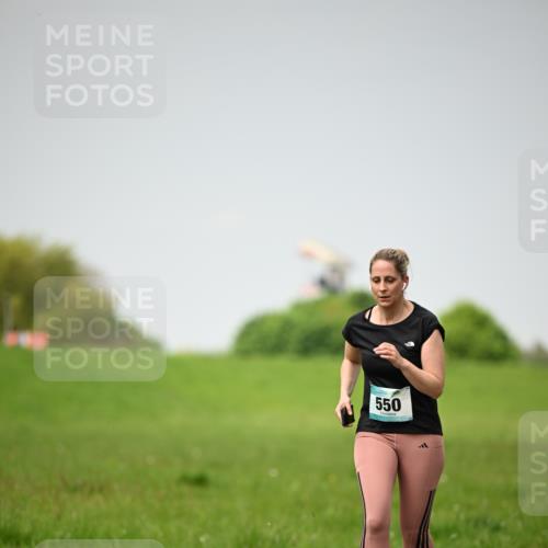 10.05.2026 - 8. Wedeler Halbmarathon Dr. Thomas Lammeyer http://msf.ph/oto/9713281 10.05.2026 12:13:33 Laufen 550 meine-sportfotos.de