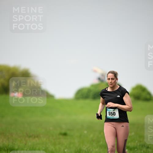 10.05.2026 - 8. Wedeler Halbmarathon Dr. Thomas Lammeyer http://msf.ph/oto/9713282 10.05.2026 12:13:33 Laufen 550 meine-sportfotos.de