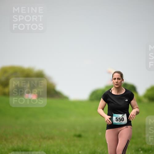 10.05.2026 - 8. Wedeler Halbmarathon Dr. Thomas Lammeyer http://msf.ph/oto/9713286 10.05.2026 12:13:34 Laufen 550 meine-sportfotos.de