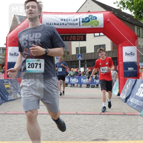10.05.2026 - 8. Wedeler Halbmarathon Yannick Fuchs http://msf.ph/oto/9713300 10.05.2026 11:28:07 Ziel 855, 933, 2071, 2211 meine-sportfotos.de