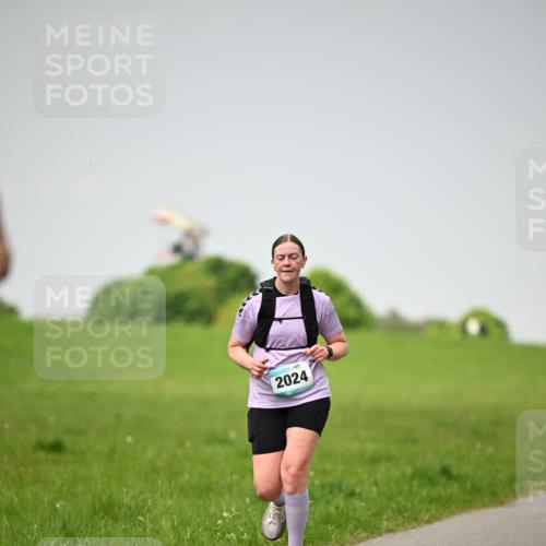 10.05.2026 - 8. Wedeler Halbmarathon Dr. Thomas Lammeyer http://msf.ph/oto/9713340 10.05.2026 12:13:42 Laufen 2024 meine-sportfotos.de