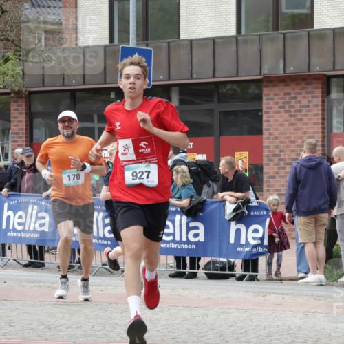 10.05.2026 - 8. Wedeler Halbmarathon Yannick Fuchs http://msf.ph/oto/9713355 10.05.2026 11:28:16 Ziel 170, 927, 1042, 2038 meine-sportfotos.de