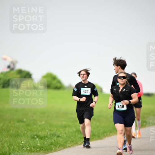 10.05.2026 - 8. Wedeler Halbmarathon Dr. Thomas Lammeyer http://msf.ph/oto/9713380 10.05.2026 12:14:00 Laufen 427, 349 meine-sportfotos.de