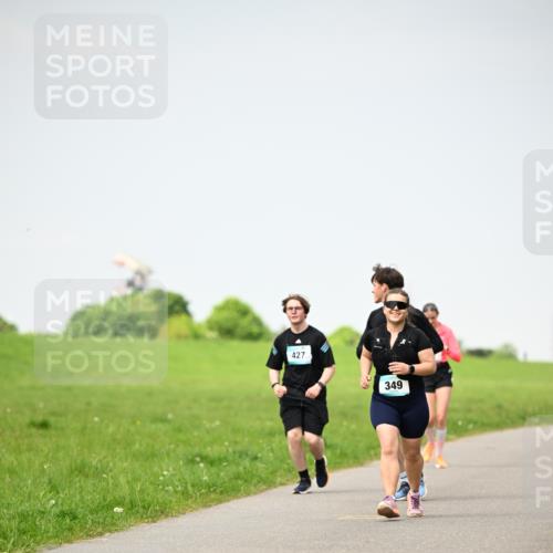 10.05.2026 - 8. Wedeler Halbmarathon Dr. Thomas Lammeyer http://msf.ph/oto/9713382 10.05.2026 12:14:01 Laufen 427, 349 meine-sportfotos.de