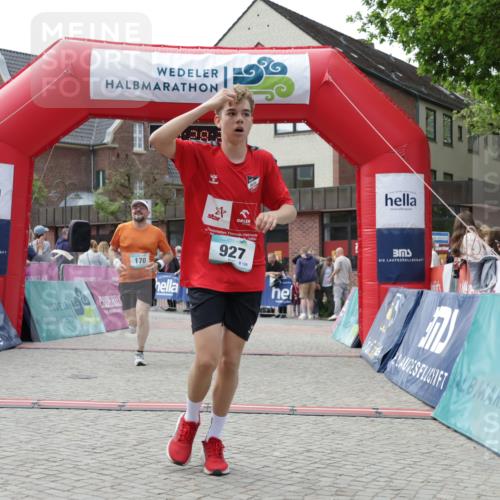 10.05.2026 - 8. Wedeler Halbmarathon Yannick Fuchs http://msf.ph/oto/9713383 10.05.2026 11:28:18 Ziel 170, 927, 1042, 2038 meine-sportfotos.de
