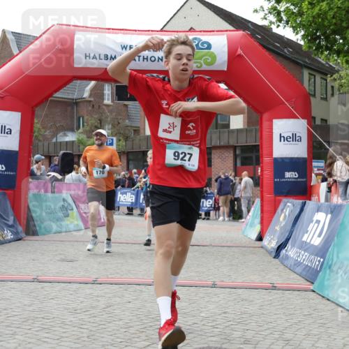 10.05.2026 - 8. Wedeler Halbmarathon Yannick Fuchs http://msf.ph/oto/9713387 10.05.2026 11:28:18 Ziel 170, 927, 1042, 2038 meine-sportfotos.de