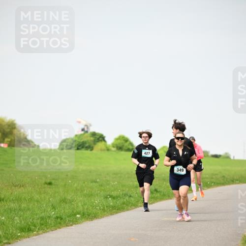 10.05.2026 - 8. Wedeler Halbmarathon Dr. Thomas Lammeyer http://msf.ph/oto/9713390 10.05.2026 12:14:01 Laufen 427, 349 meine-sportfotos.de