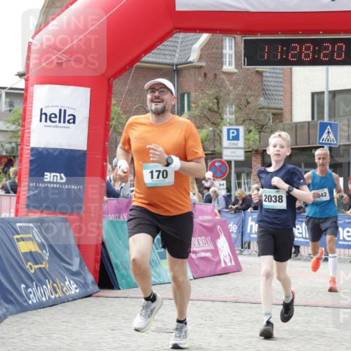 10.05.2026 - 8. Wedeler Halbmarathon Yannick Fuchs http://msf.ph/oto/9713392 10.05.2026 11:28:19 Ziel 170, 927, 1042, 2038 meine-sportfotos.de