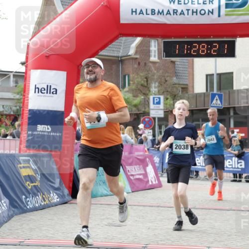 10.05.2026 - 8. Wedeler Halbmarathon Yannick Fuchs http://msf.ph/oto/9713394 10.05.2026 11:28:19 Ziel 170, 927, 1042, 2038 meine-sportfotos.de