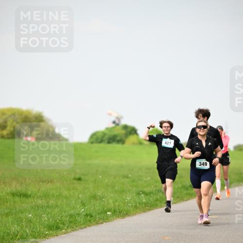 10.05.2026 - 8. Wedeler Halbmarathon Dr. Thomas Lammeyer http://msf.ph/oto/9713395 10.05.2026 12:14:02 Laufen 427, 349 meine-sportfotos.de