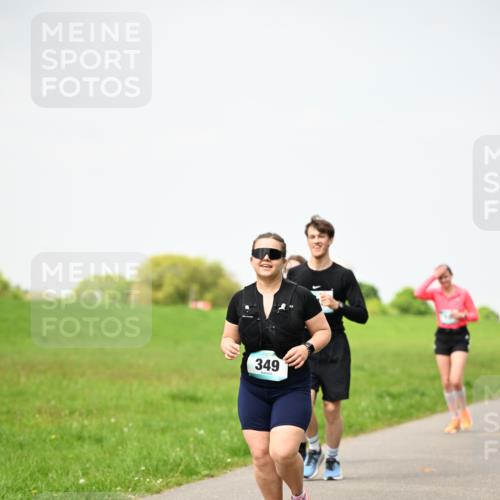 10.05.2026 - 8. Wedeler Halbmarathon Dr. Thomas Lammeyer http://msf.ph/oto/9713425 10.05.2026 12:14:05 Laufen 349 meine-sportfotos.de