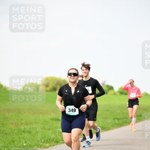 10.05.2026 - 8. Wedeler Halbmarathon Dr. Thomas Lammeyer http://msf.ph/oto/9713426 10.05.2026 12:14:05 Laufen 349 meine-sportfotos.de